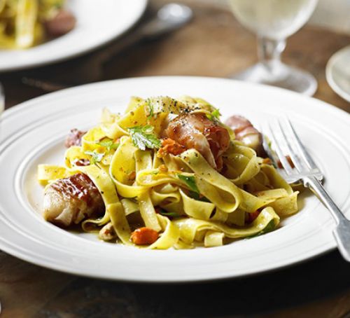 Fettuccine with Seared Scallops & Prosciutto