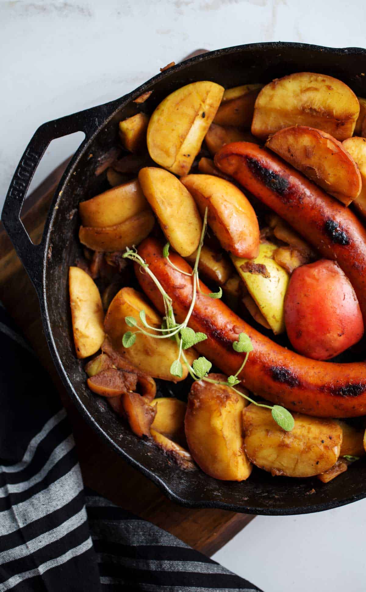 Fried Sausages and Apples