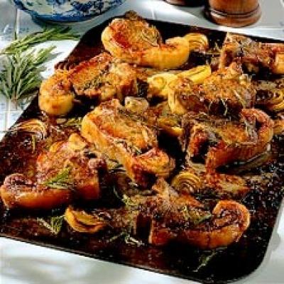 Oven-Baked Lamb Chops with Onion and Rosemary Sauce