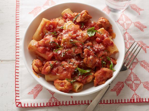 Rigatoni with Chicken Thighs
