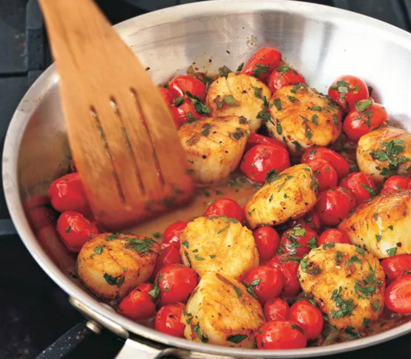 Sautéed Scallops with Cherry Tomatoes, Green Onions, and Parsley