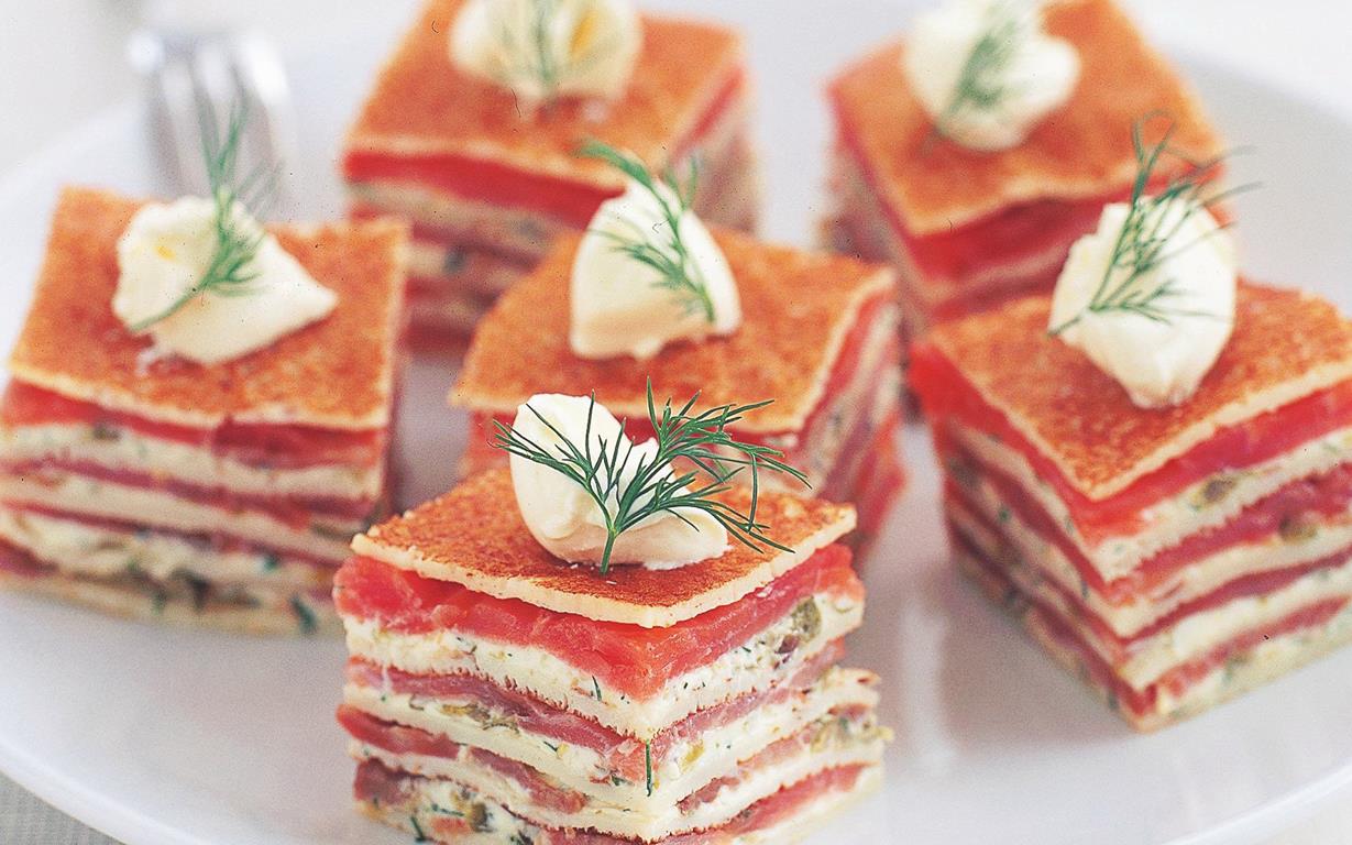 Smoked salmon and dilled sour cream crêpe cakes